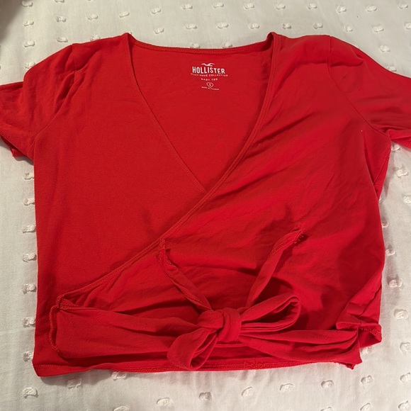 Hollister Baby Wrap Tee - Picture 2 of 6